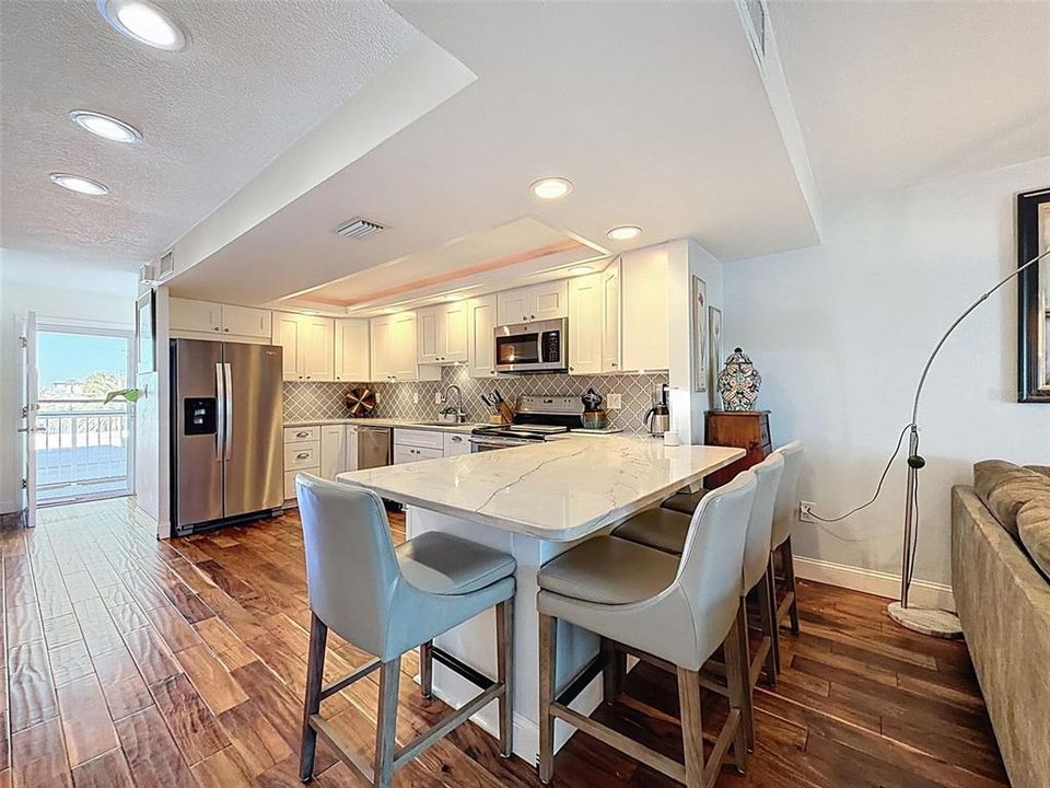 На продажу: $430,000 (2 спален, 2 ванн, 1290 Квадратных фут)