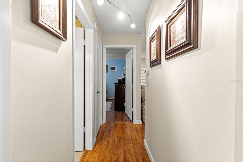 待售: $209,900 (2 贝兹, 2 浴室, 1409 平方英尺)