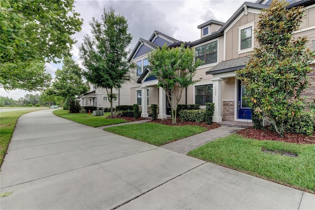 For Sale: $400,000 (3 beds, 2 baths, 1713 Square Feet)