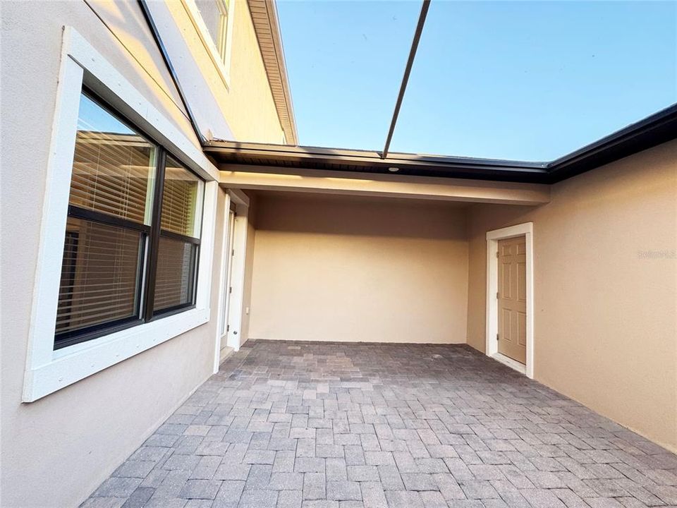 For Sale: $400,000 (3 beds, 2 baths, 1713 Square Feet)