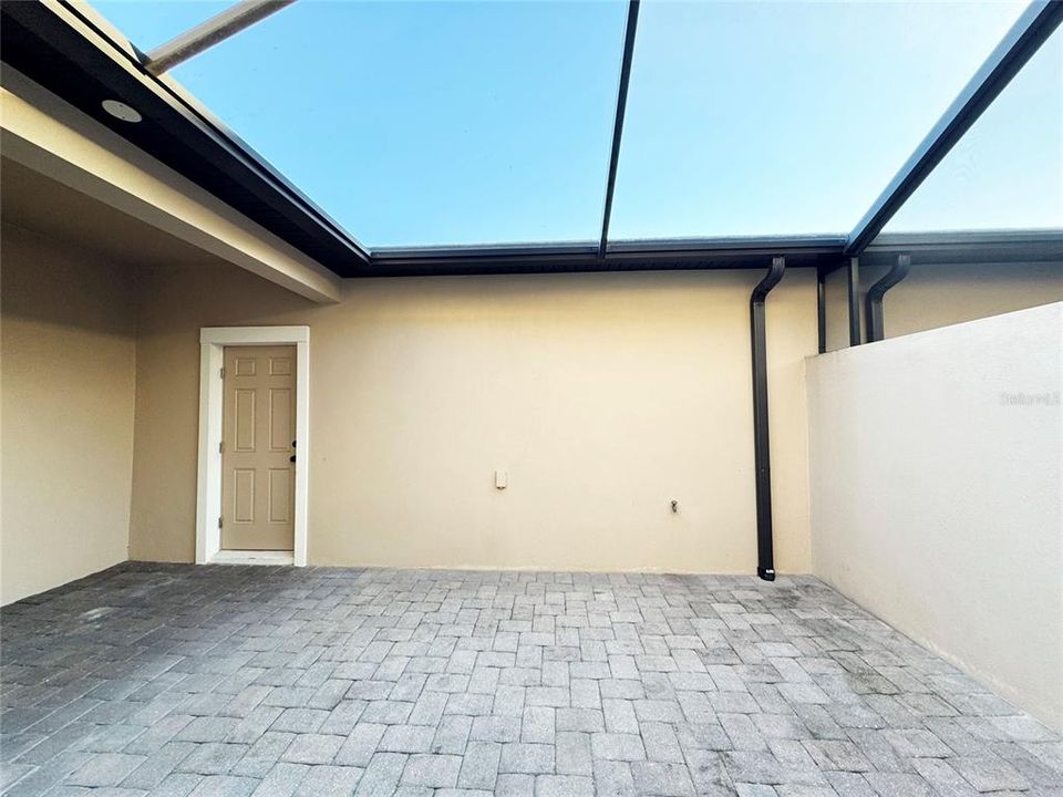 For Sale: $400,000 (3 beds, 2 baths, 1713 Square Feet)