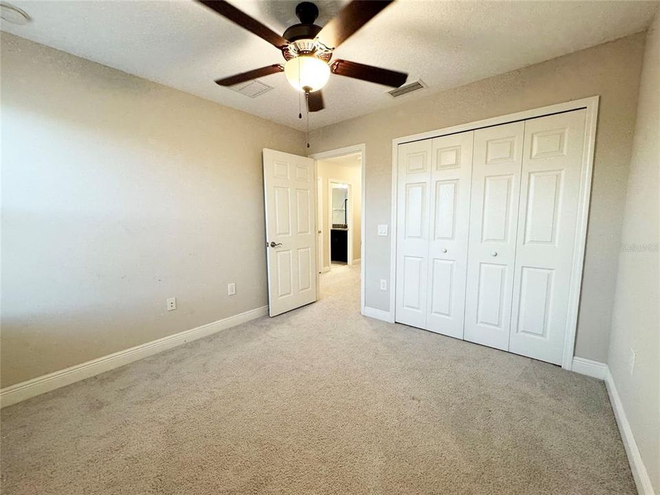 For Sale: $400,000 (3 beds, 2 baths, 1713 Square Feet)