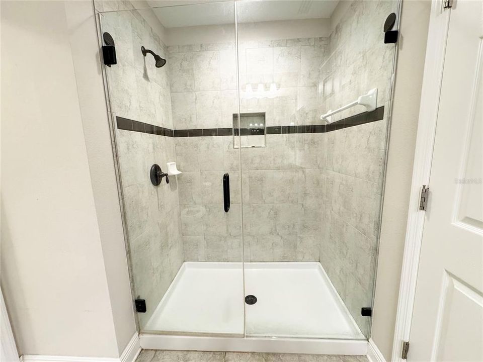 For Sale: $400,000 (3 beds, 2 baths, 1713 Square Feet)