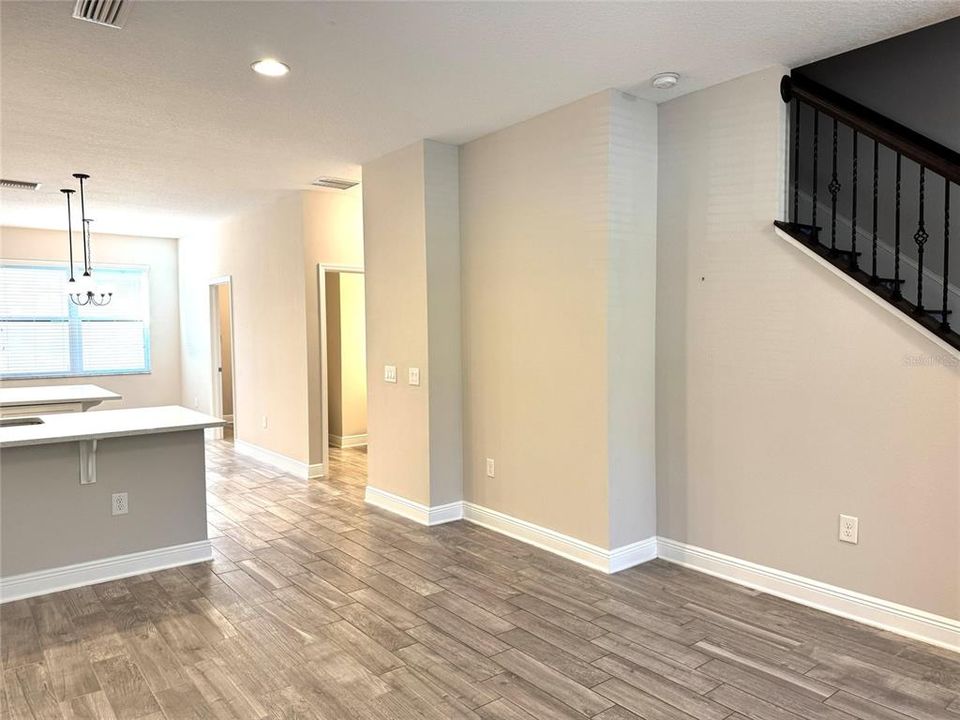 For Sale: $400,000 (3 beds, 2 baths, 1713 Square Feet)