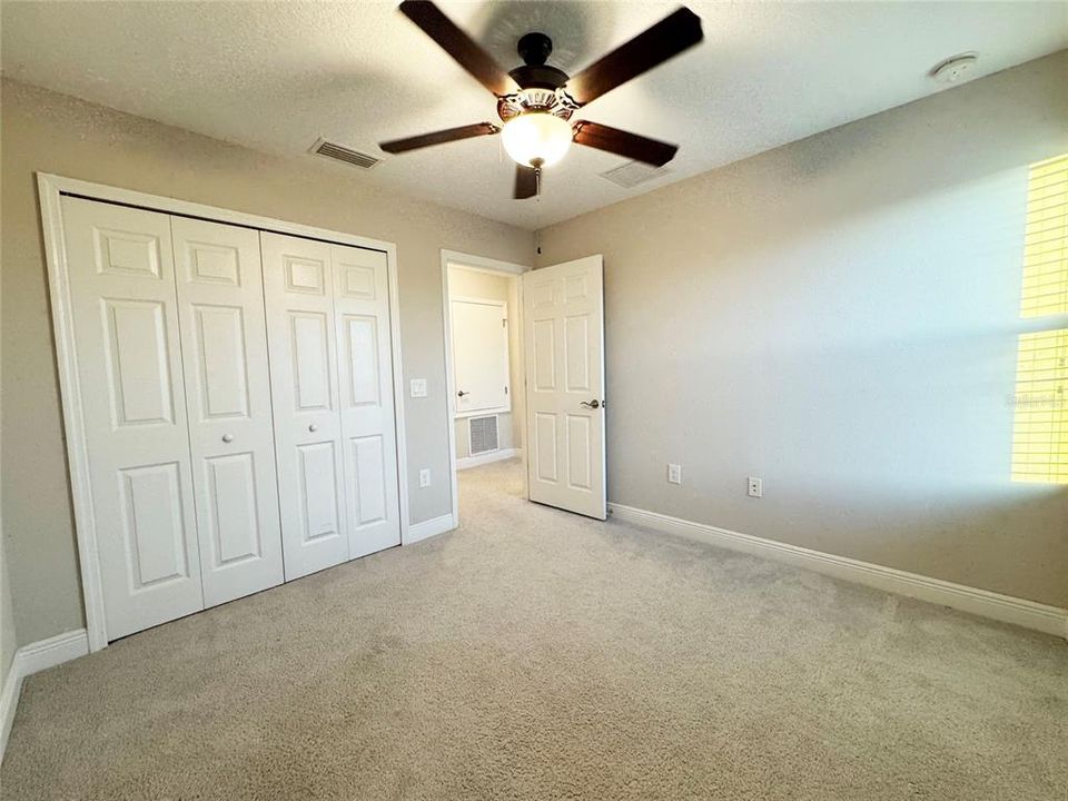 For Sale: $400,000 (3 beds, 2 baths, 1713 Square Feet)