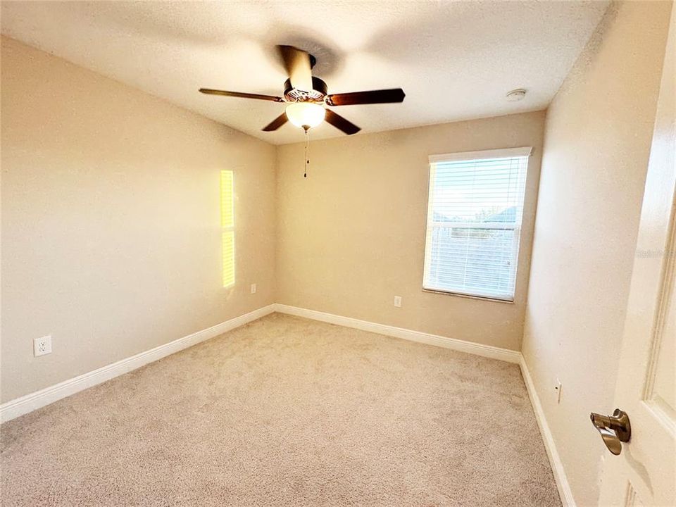 For Sale: $400,000 (3 beds, 2 baths, 1713 Square Feet)