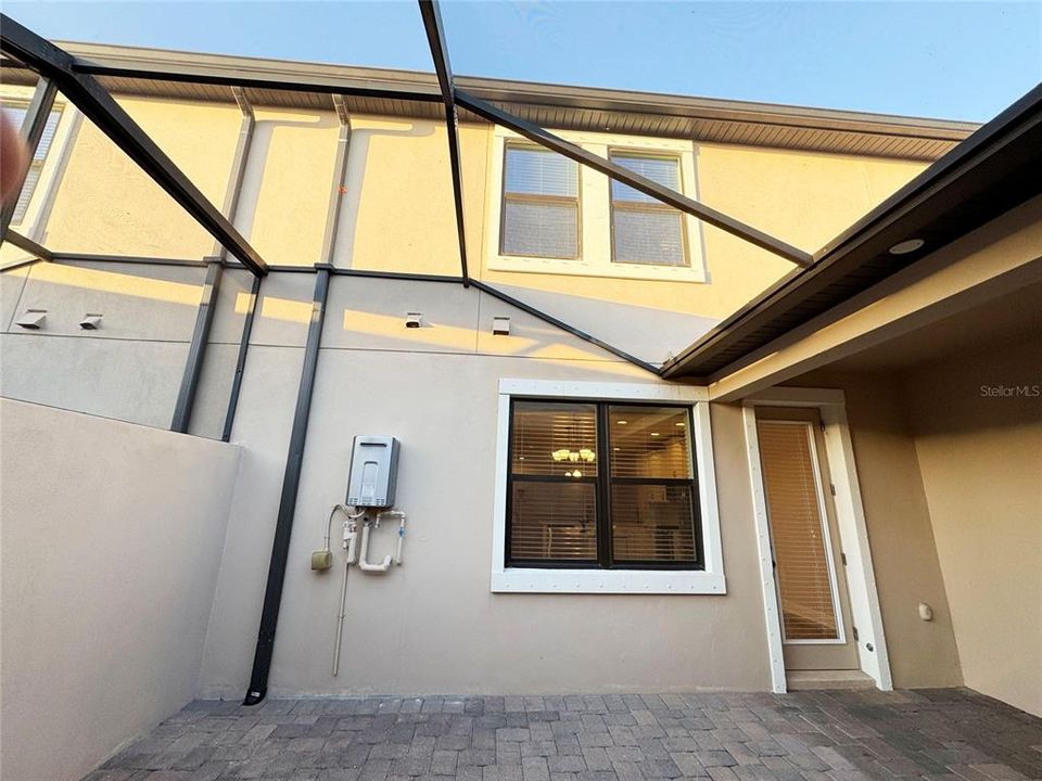 For Sale: $400,000 (3 beds, 2 baths, 1713 Square Feet)