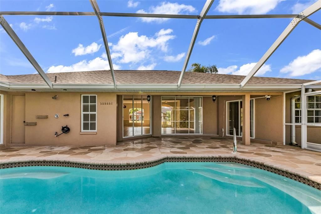 Active With Contract: $389,900 (3 beds, 2 baths, 1966 Square Feet)