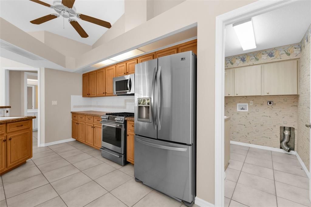 Active With Contract: $389,900 (3 beds, 2 baths, 1966 Square Feet)