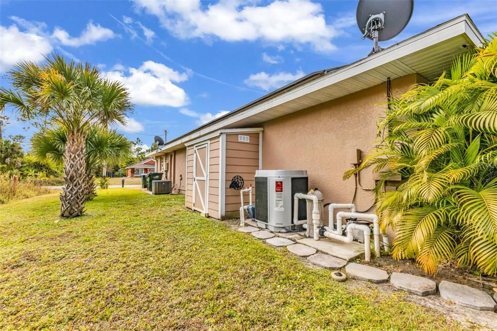 Active With Contract: $389,900 (3 beds, 2 baths, 1966 Square Feet)