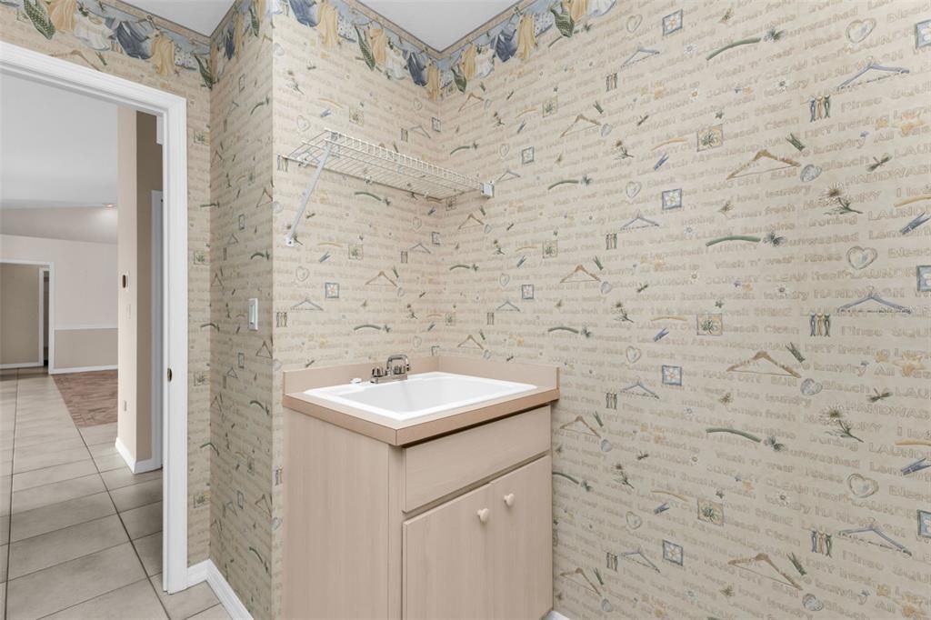 Active With Contract: $389,900 (3 beds, 2 baths, 1966 Square Feet)