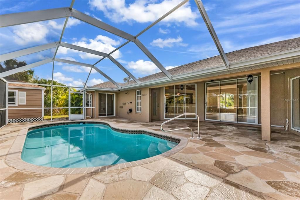 Active With Contract: $389,900 (3 beds, 2 baths, 1966 Square Feet)