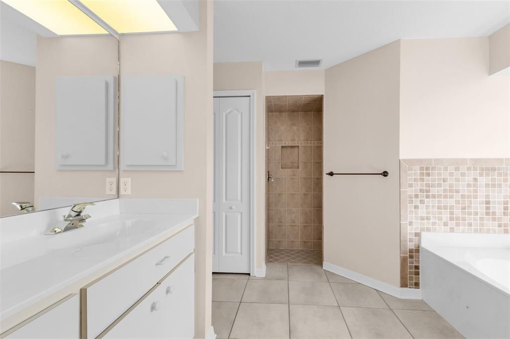 Active With Contract: $389,900 (3 beds, 2 baths, 1966 Square Feet)