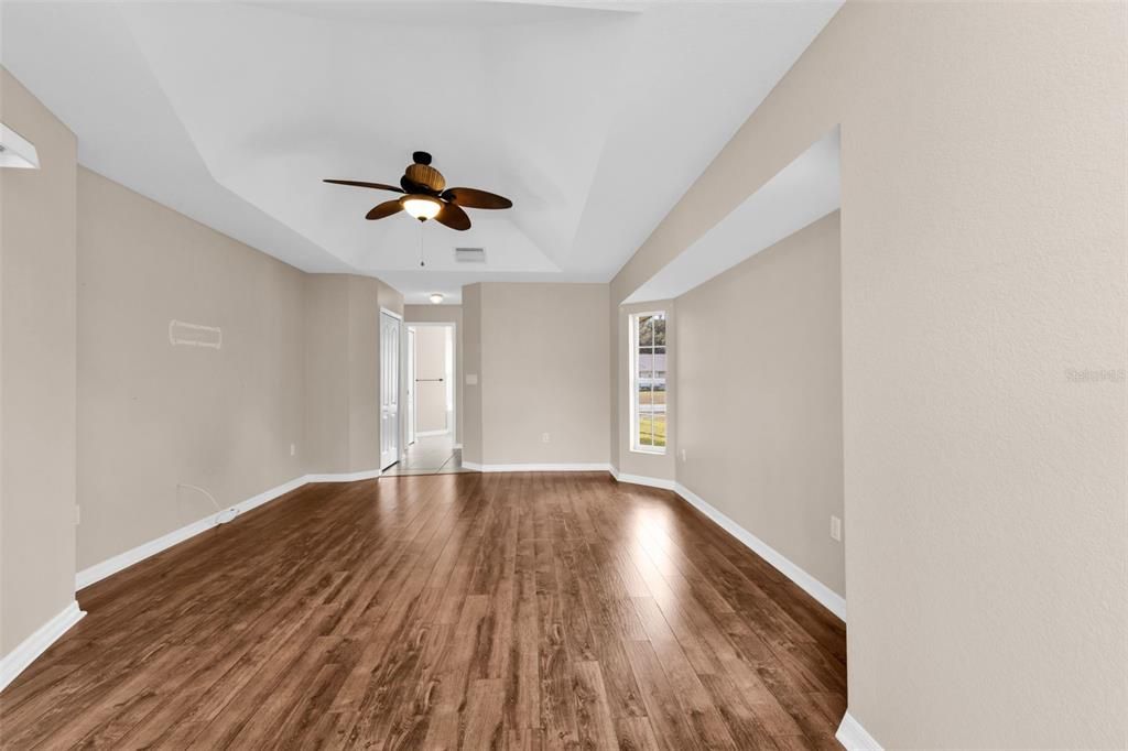 Active With Contract: $389,900 (3 beds, 2 baths, 1966 Square Feet)