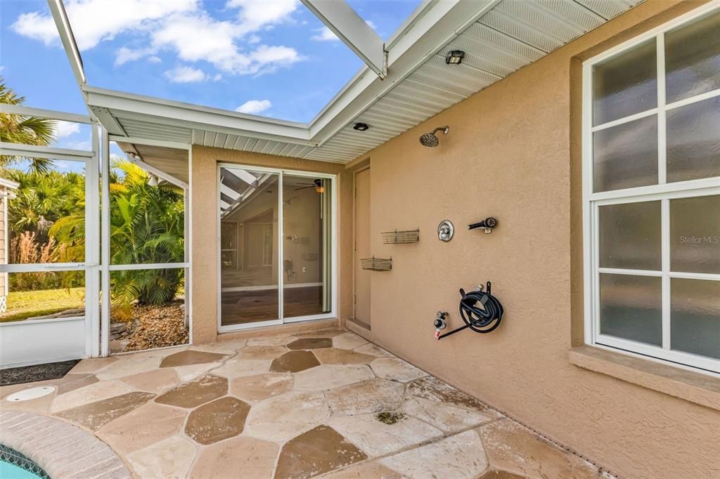 Active With Contract: $389,900 (3 beds, 2 baths, 1966 Square Feet)