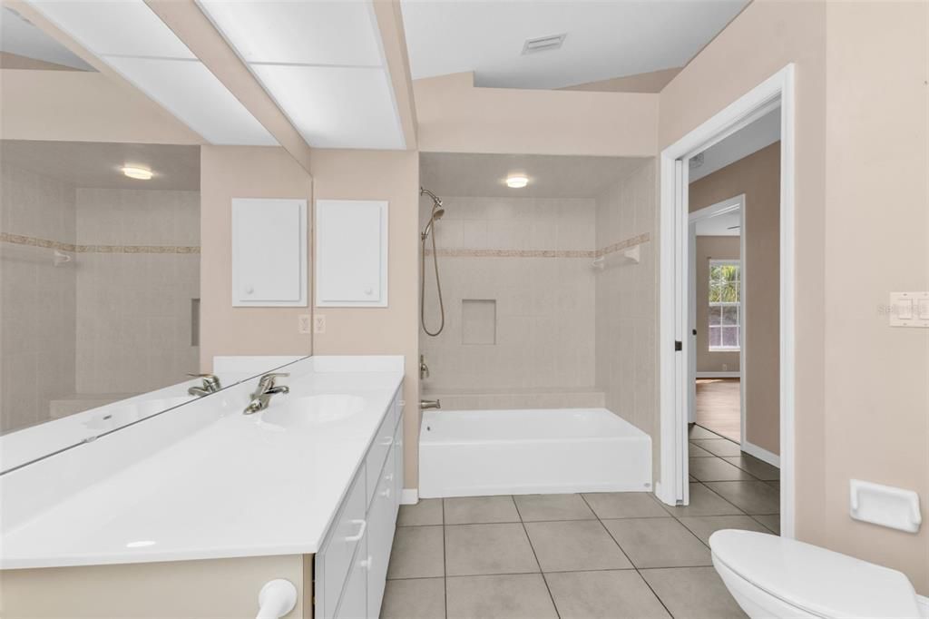 Active With Contract: $389,900 (3 beds, 2 baths, 1966 Square Feet)