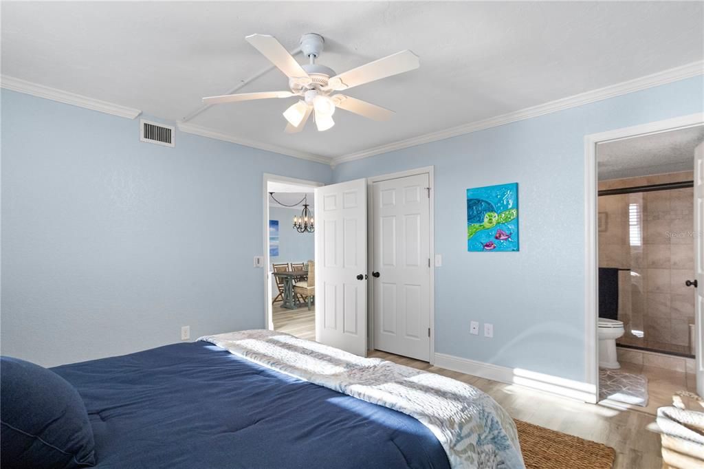 For Rent: $4,000 (2 beds, 2 baths, 1025 Square Feet)