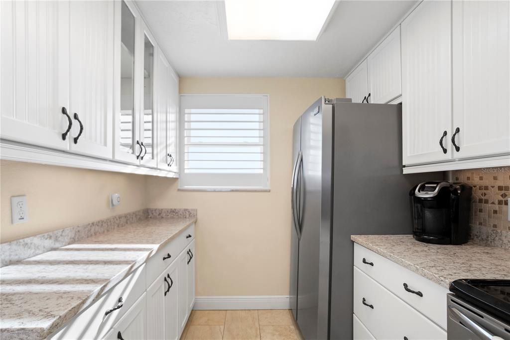 For Rent: $4,000 (2 beds, 2 baths, 1025 Square Feet)