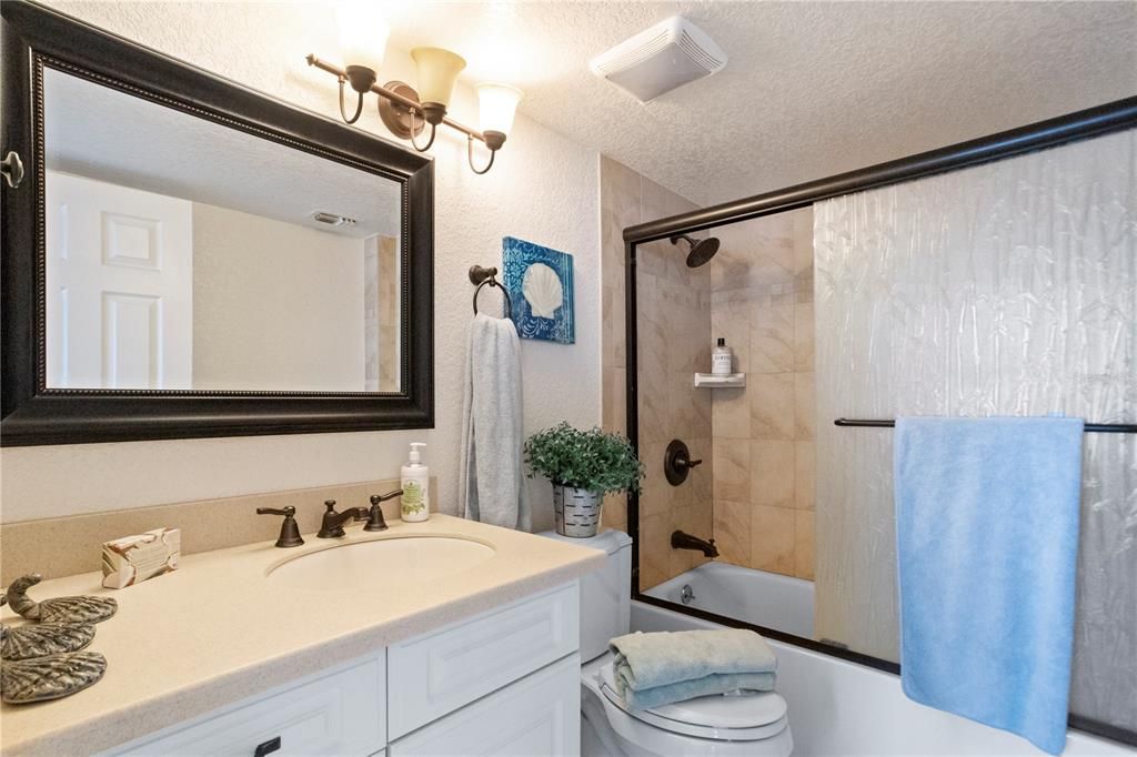 For Rent: $4,000 (2 beds, 2 baths, 1025 Square Feet)