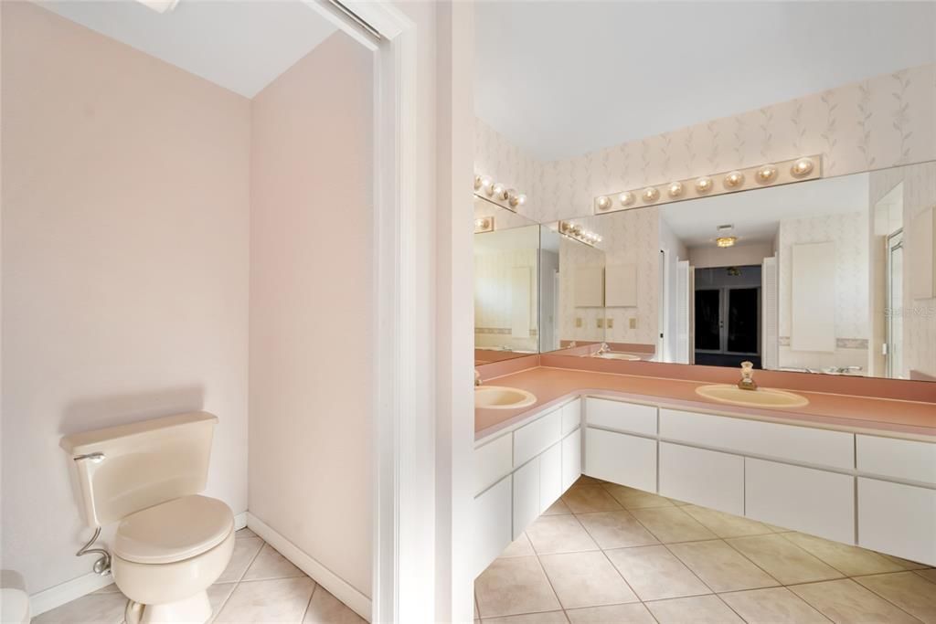 For Sale: $385,000 (3 beds, 2 baths, 2338 Square Feet)