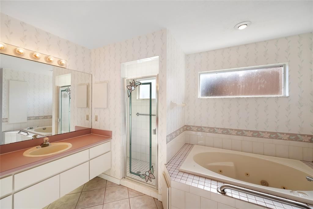 For Sale: $385,000 (3 beds, 2 baths, 2338 Square Feet)