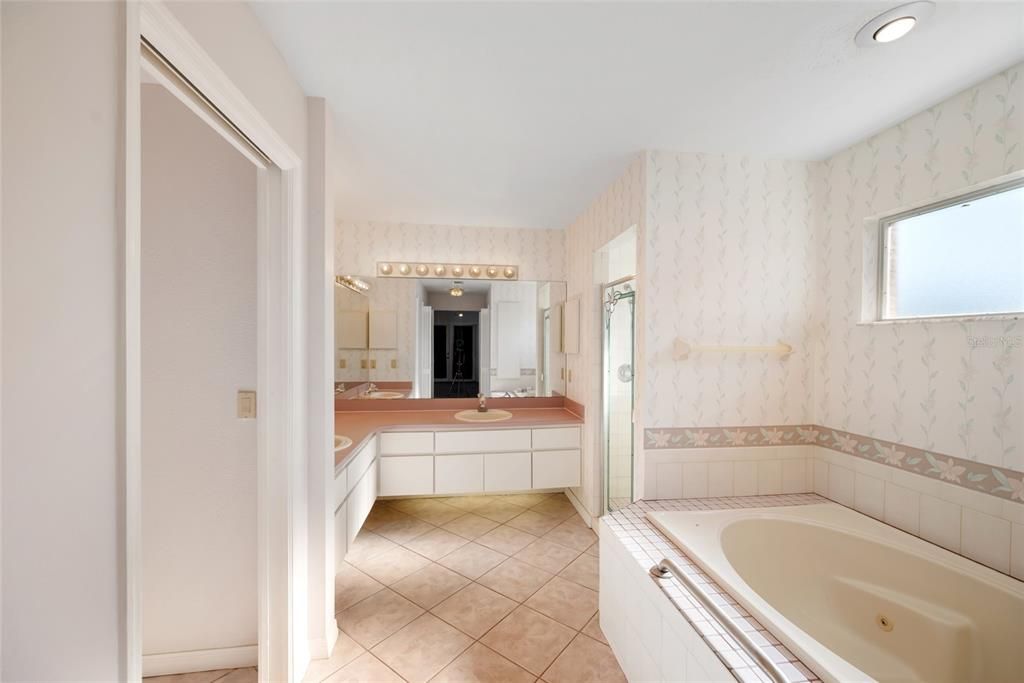 For Sale: $385,000 (3 beds, 2 baths, 2338 Square Feet)