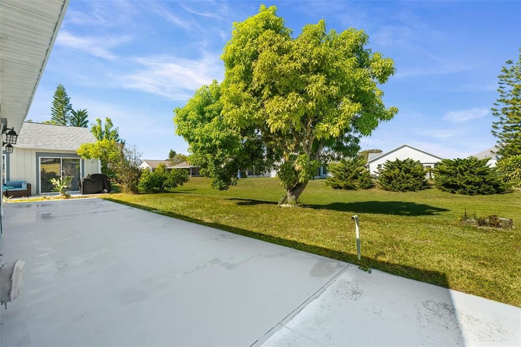 Active With Contract: $360,000 (3 beds, 2 baths, 1425 Square Feet)