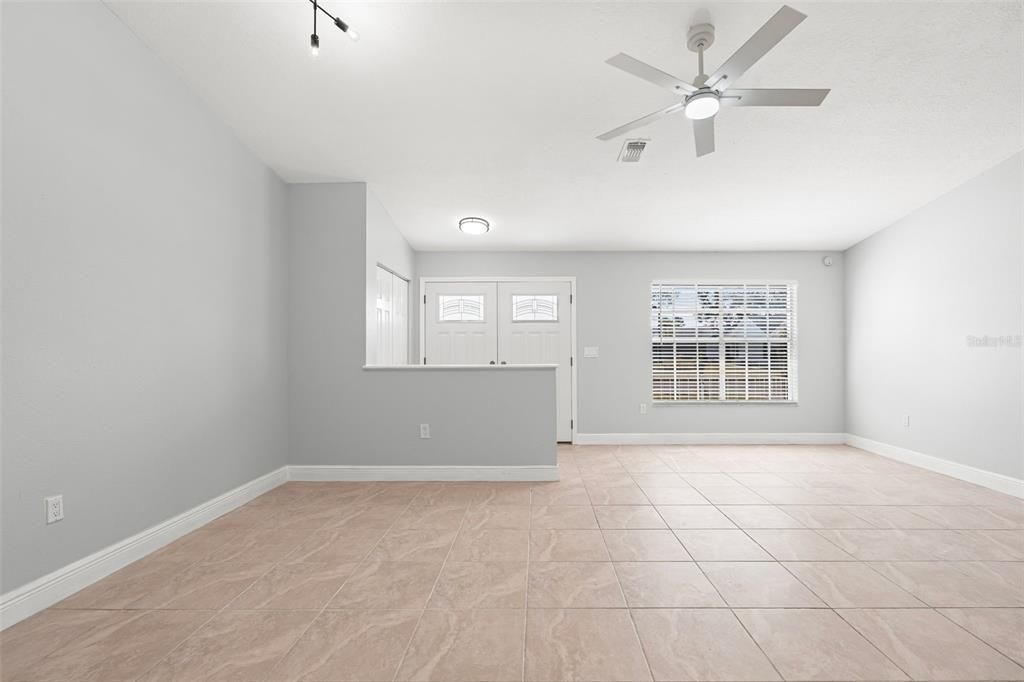 Active With Contract: $360,000 (3 beds, 2 baths, 1425 Square Feet)