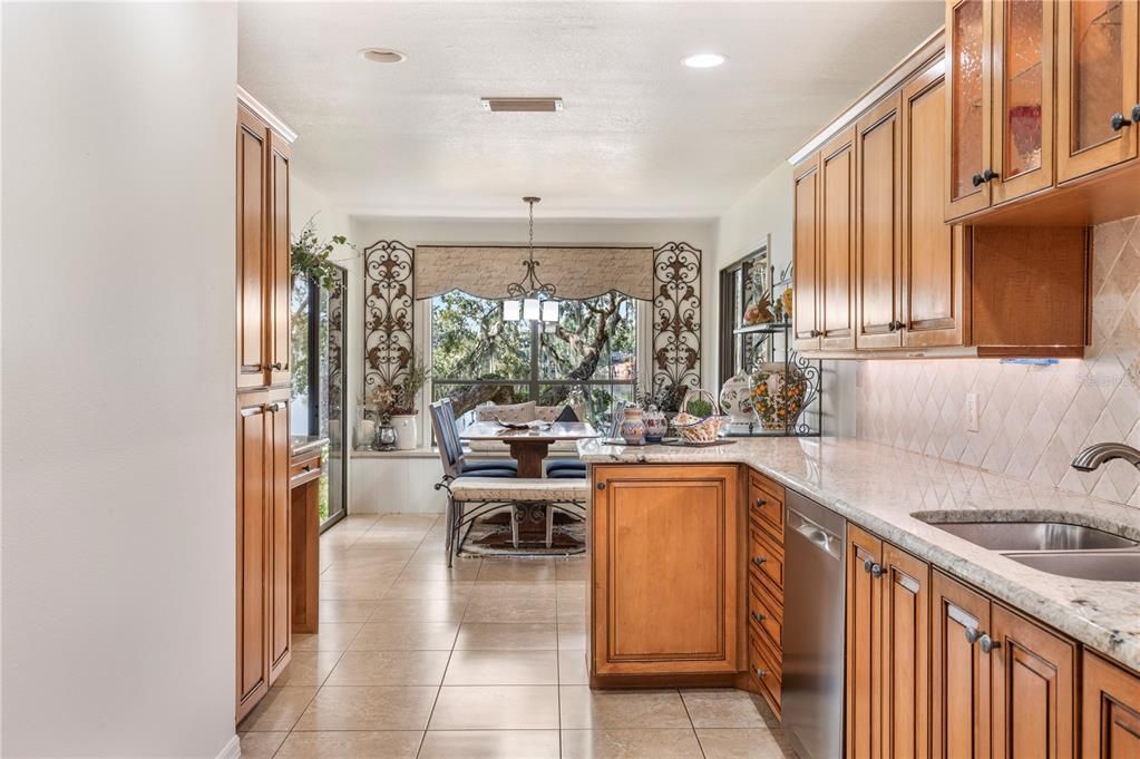 For Sale: $697,000 (3 beds, 3 baths, 2501 Square Feet)