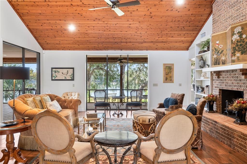 For Sale: $697,000 (3 beds, 3 baths, 2501 Square Feet)