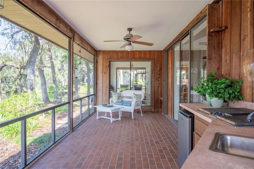 For Sale: $697,000 (3 beds, 3 baths, 2501 Square Feet)