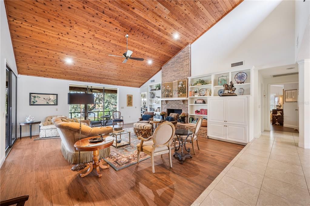 For Sale: $697,000 (3 beds, 3 baths, 2501 Square Feet)