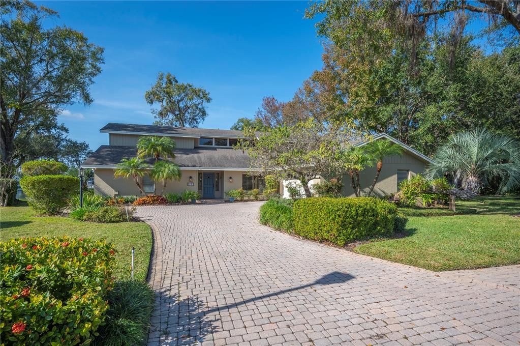 For Sale: $697,000 (3 beds, 3 baths, 2501 Square Feet)