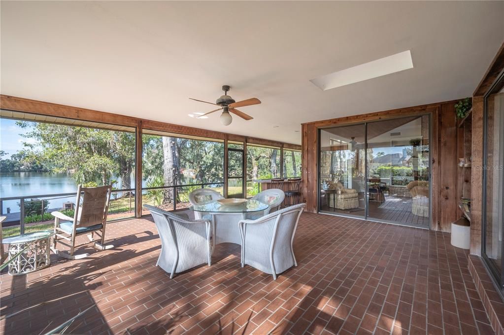 For Sale: $697,000 (3 beds, 3 baths, 2501 Square Feet)