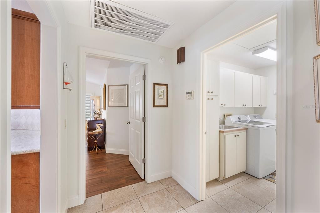 For Sale: $697,000 (3 beds, 3 baths, 2501 Square Feet)