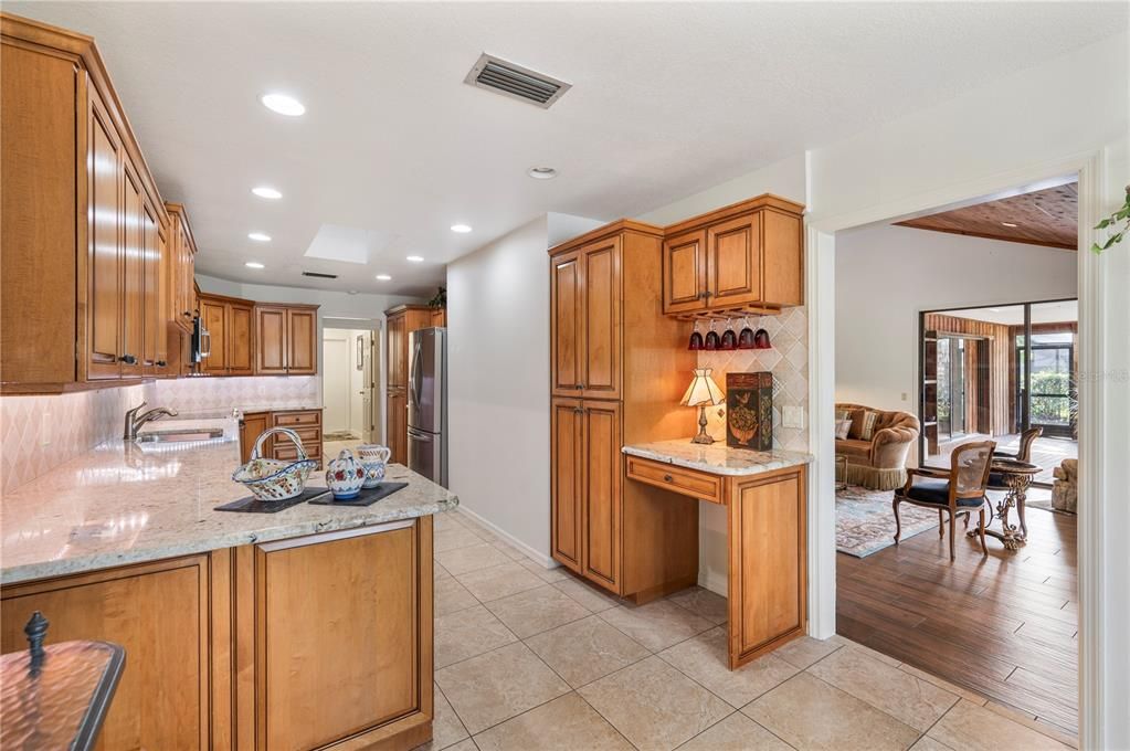 For Sale: $697,000 (3 beds, 3 baths, 2501 Square Feet)