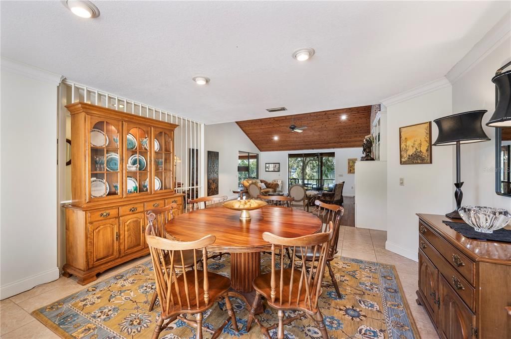 For Sale: $697,000 (3 beds, 3 baths, 2501 Square Feet)