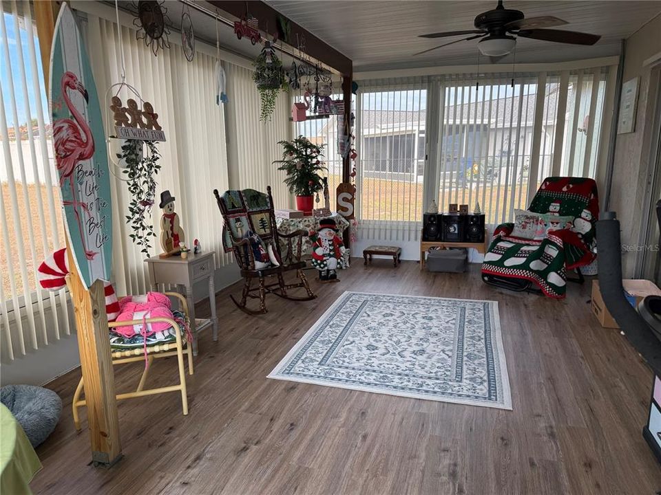 На продажу: $232,000 (2 спален, 2 ванн, 1050 Квадратных фут)