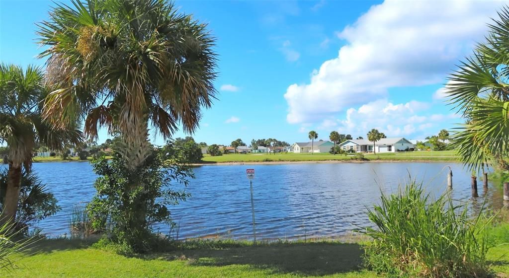 На продажу: $232,000 (2 спален, 2 ванн, 1050 Квадратных фут)