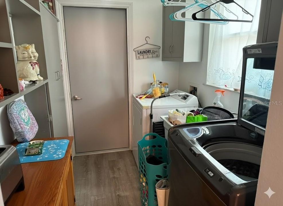 На продажу: $232,000 (2 спален, 2 ванн, 1050 Квадратных фут)