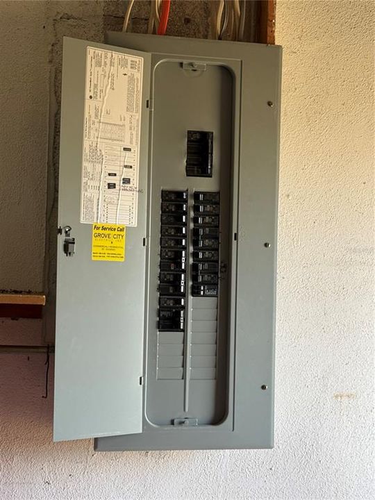 На продажу: $232,000 (2 спален, 2 ванн, 1050 Квадратных фут)