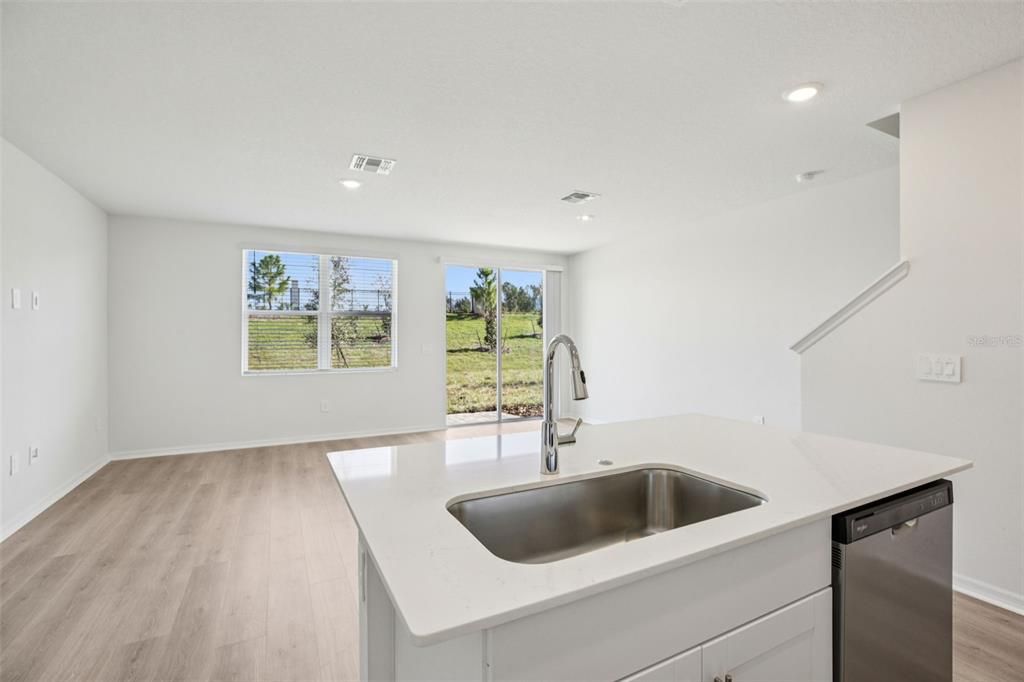 待售: $271,000 (3 贝兹, 2 浴室, 1485 平方英尺)