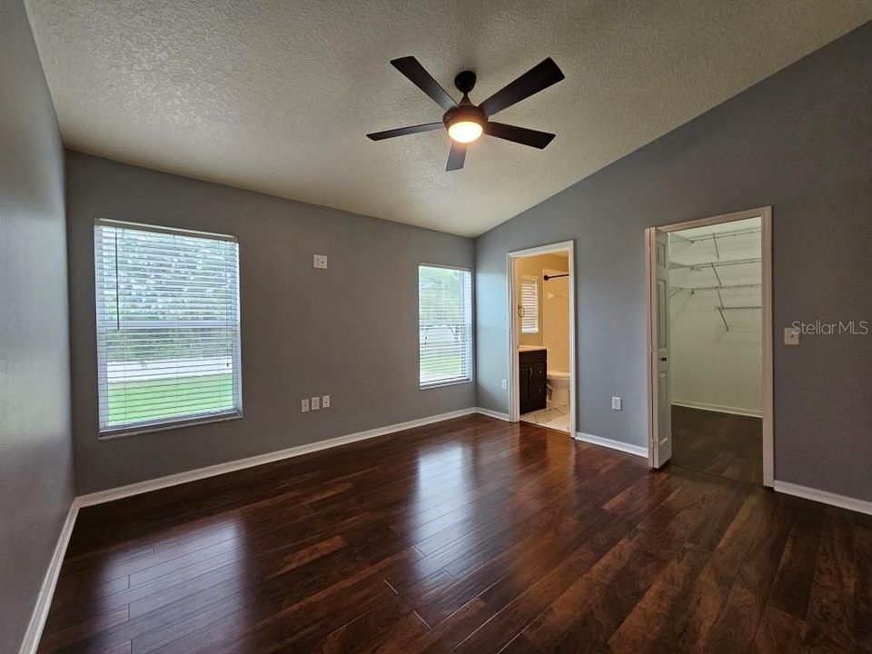 出租: $1,800 (2 贝兹, 2 浴室, 1398 平方英尺)