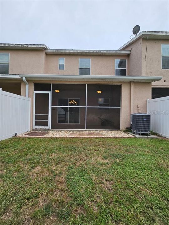 出租: $1,800 (2 贝兹, 2 浴室, 1398 平方英尺)