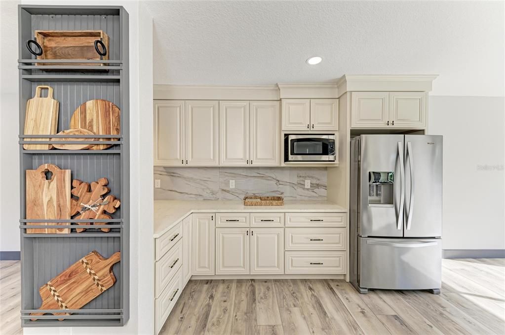 На продажу: $259,900 (2 спален, 2 ванн, 1400 Квадратных фут)