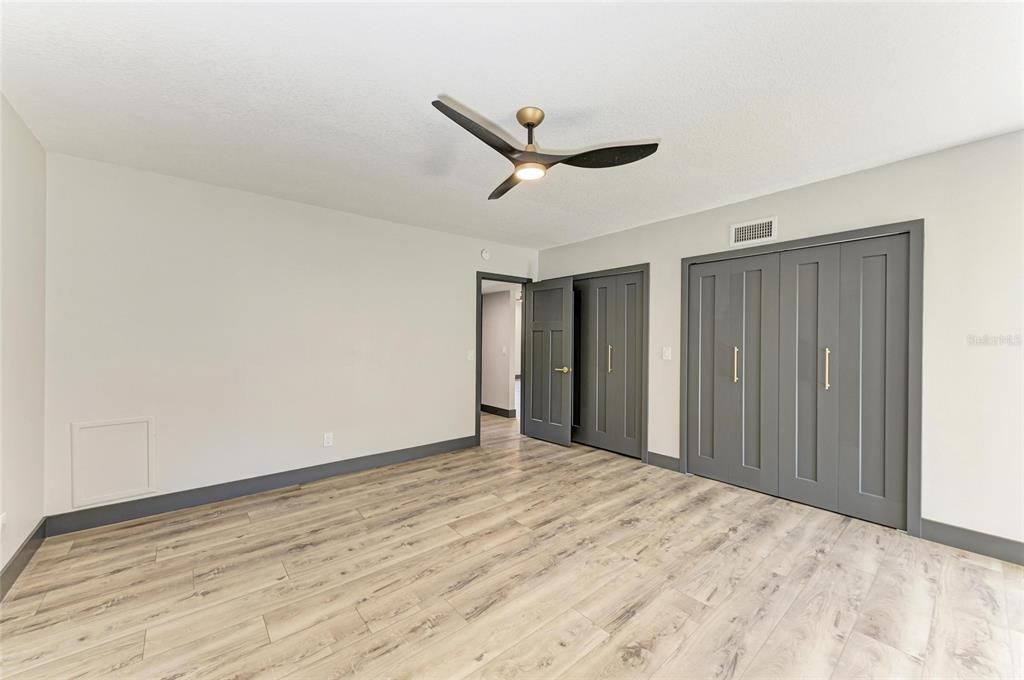 На продажу: $259,900 (2 спален, 2 ванн, 1400 Квадратных фут)