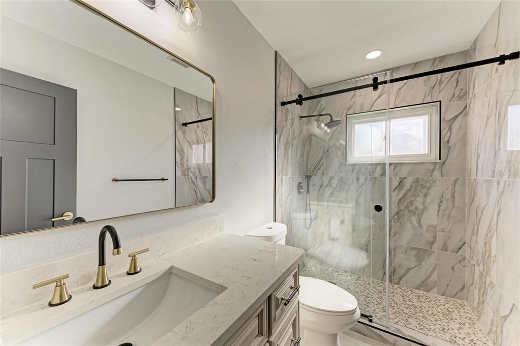 На продажу: $259,900 (2 спален, 2 ванн, 1400 Квадратных фут)