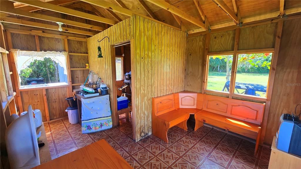 待售: $375,000 (2.91 acres)