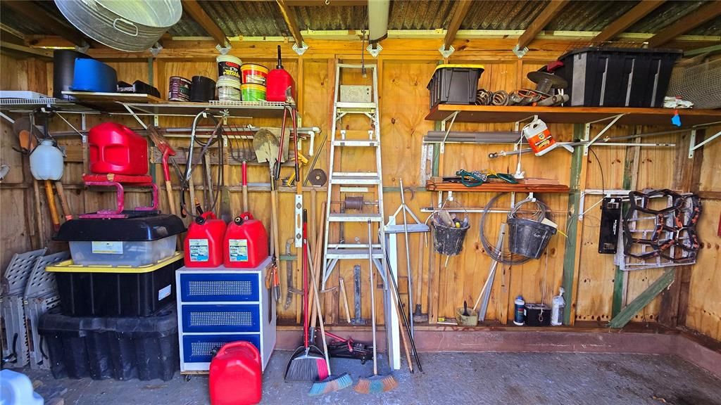 待售: $375,000 (2.91 acres)