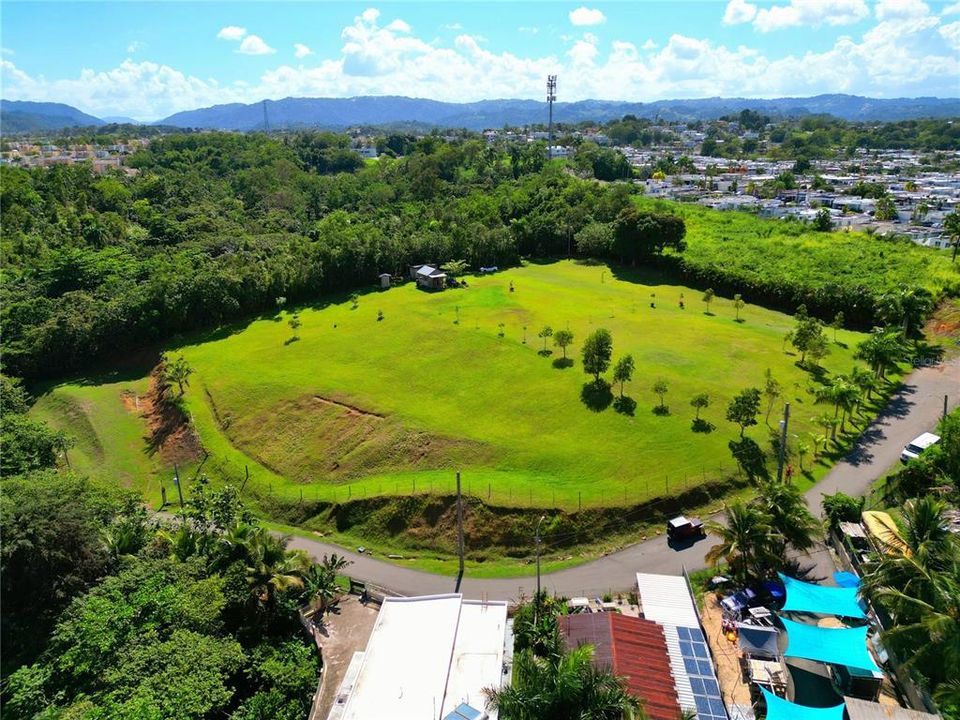 待售: $375,000 (2.91 acres)